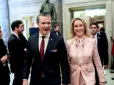 Не мала права там знаходитись: Міністр оборони США брав з собою дружину на важливі секретні зустрічі, - ЗМІ