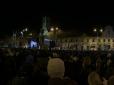 У проросійського прем'єра великі проблеми: Тисячі людей у Братиславі та ще 15 містах Словаччини вийшли на протести проти Фіцо (відео)
