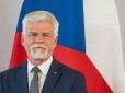 Президент Чехії прокоментував нещодавнє зняття українських прапорів із установ