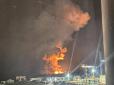 Залишити Чорноморський флот без палива: У Новоросійську палає нафтобаза. ЗМІ повідомляють про потрійний удар 