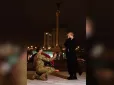 Відомий український співак оголосив про заручини з бойфрендом-військовим (фото)