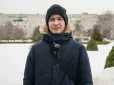 Якраз їхав на урок англійської: У Сумах 15-річний школяр врятував жінку, поранену під час російської атаки (відео)
