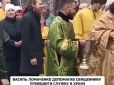 Цей хлопець невиправний: Ломаченко в рясі допомагав священнику УПЦ МП проводити Великодню службу (відео)